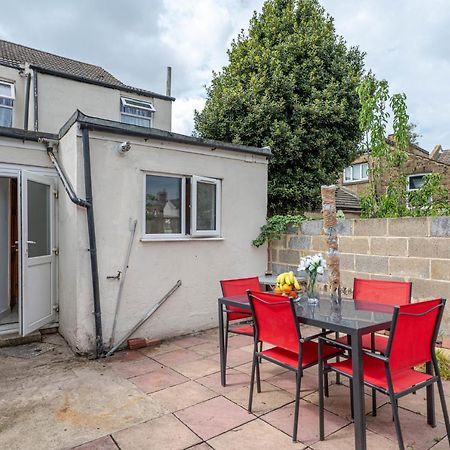 Beautiful 4 Bedrooms House, 7 Walk To Train Station Plumstead  Zewnętrze zdjęcie