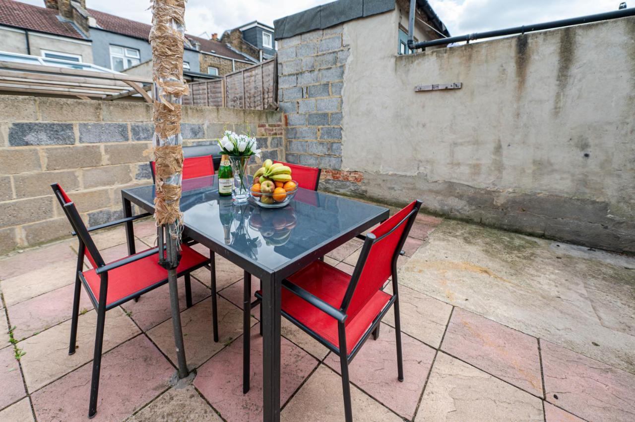Beautiful 4 Bedrooms House, 7 Walk To Train Station Plumstead  Zewnętrze zdjęcie